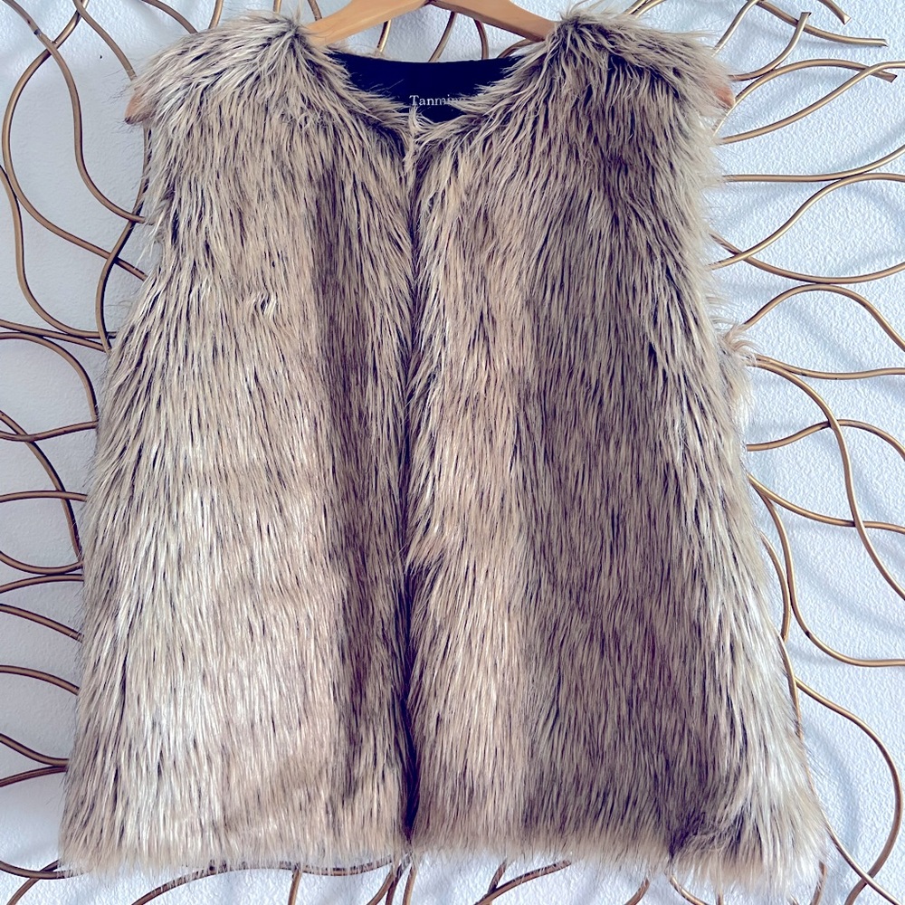 NWT Womens Fur Vest, M